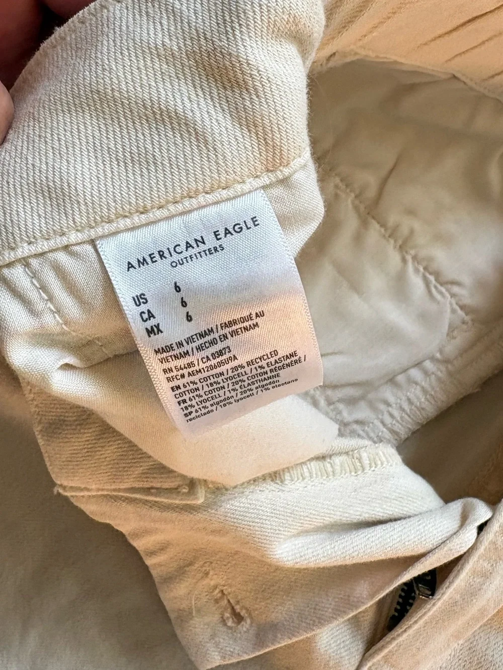 American eagle Stretch Low-Rise Baggy Bermuda Shorts size 6 light tan